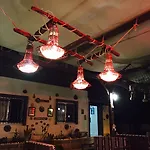 לינה וארוחת בוקר Ada 2*