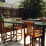 לינה וארוחת בוקר Ada 2*