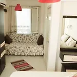 Ada לינה וארוחת בוקר 2*