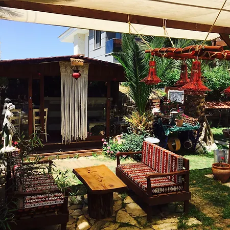 Ada Bed & Breakfast 2*