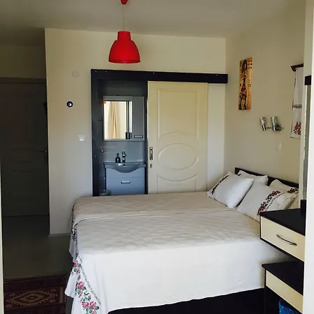 فندق مبيت وإفطار Ada