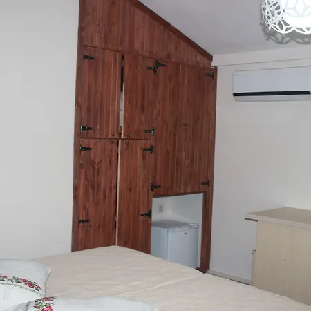 فندق مبيت وإفطار Ada