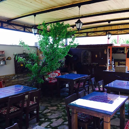 Ada Bed & Breakfast 2*