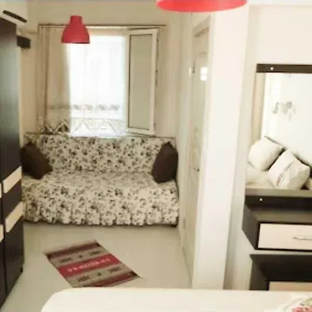 Ada Bed & Breakfast 2*