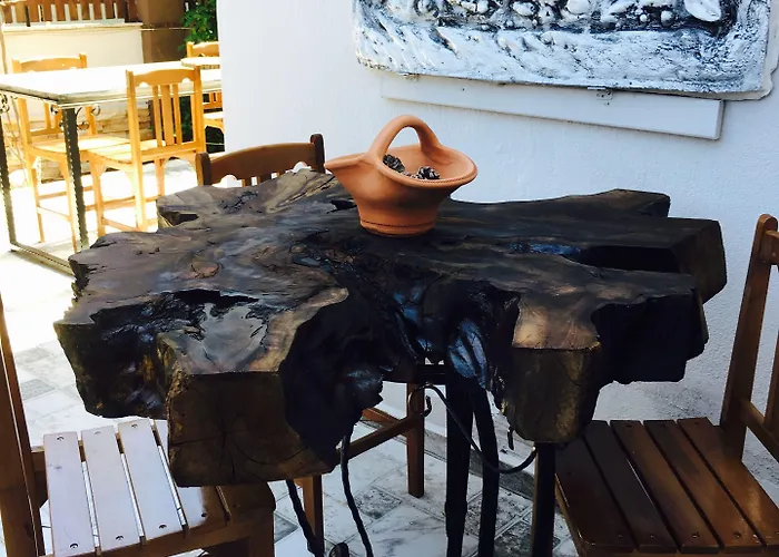 Ada Bed & Breakfast 2*