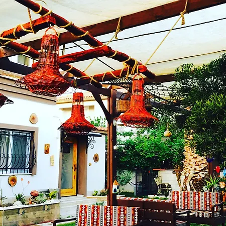 Ada Bed & Breakfast 2*