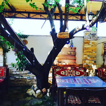 Ada Bed & Breakfast 2*